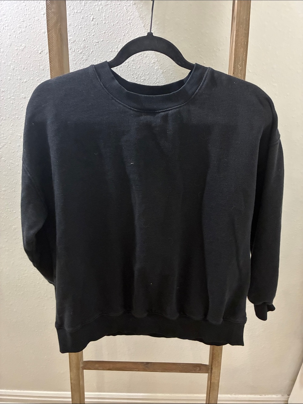 Old Navy Black Crewneck Sweatshirt Size XS